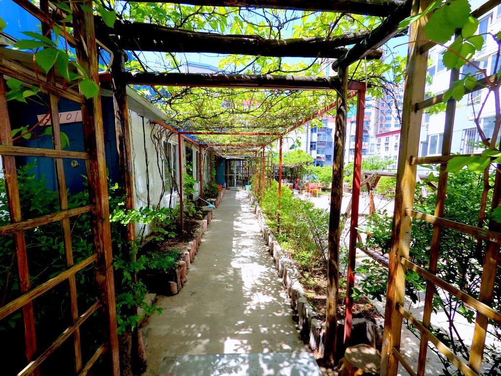 First Met Backpackers Hostel Chengde Exteriör bild