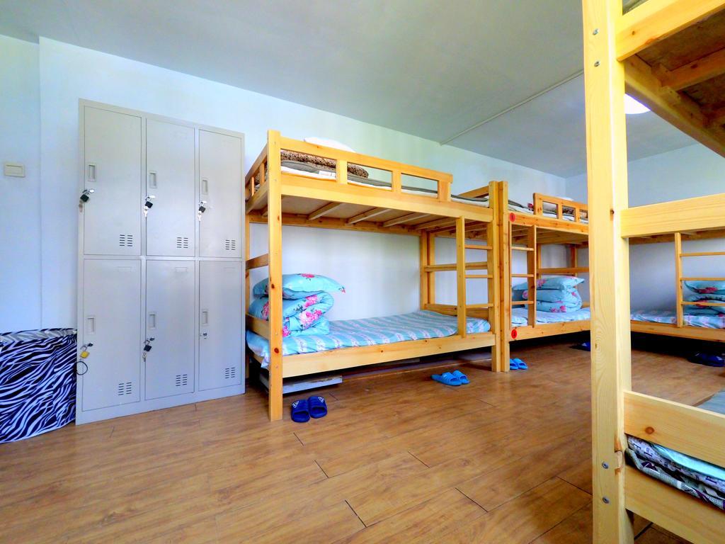 First Met Backpackers Hostel Chengde Exteriör bild