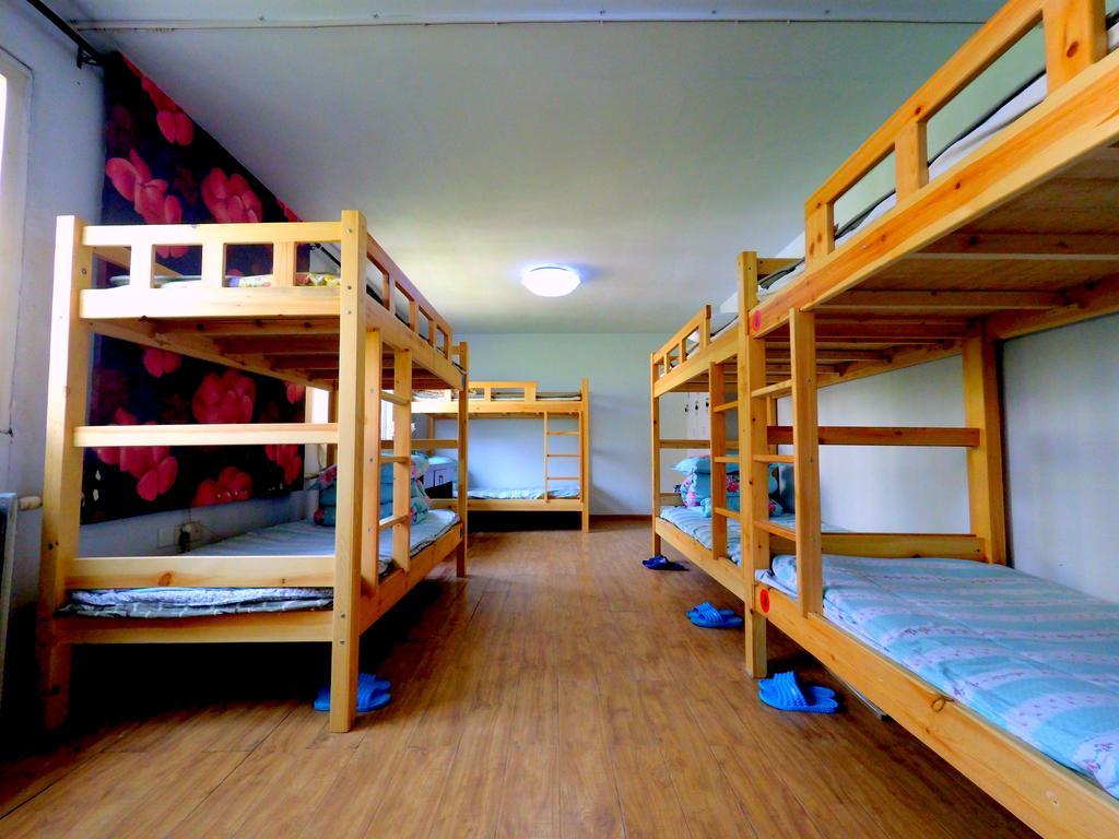First Met Backpackers Hostel Chengde Exteriör bild