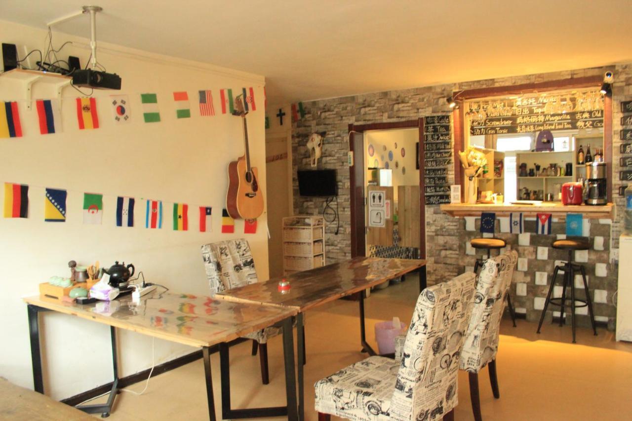 First Met Backpackers Hostel Chengde Exteriör bild
